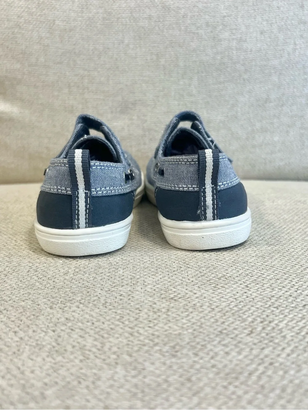 The Children’s Place Size 9 Toddler Chambray Boat Shoes Hook & Loop Blue EUC